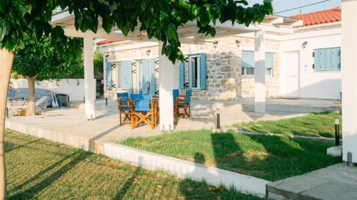 Gialtra Villa | Bluevera seafront villa-Aidipsos bay