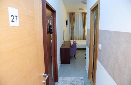 Mitrovicë Hotel | Hotel North City