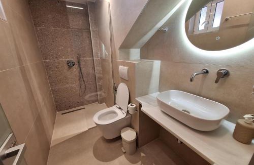 Ksamil Apartment | Yard Apartments - by Hotel Ronaldo
