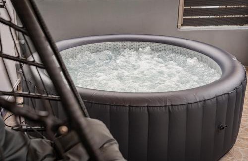Salakos House | Luxury Getaway with Jacuzzi - Platanos House Salakos