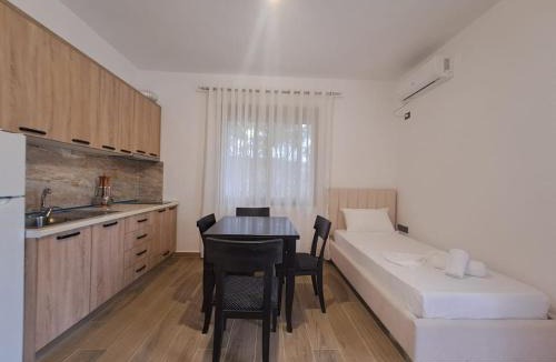 Vlore Ski Chalet | Vila Martini