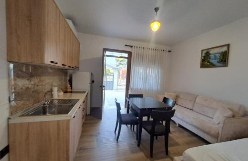 Vlore Ski Chalet | Vila Martini