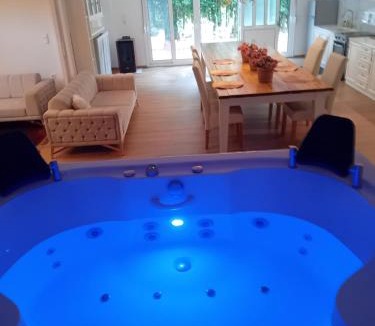 Kalambaka Apartment | Meteora Grande luxury suite & spa villa