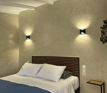 Kouvaras Apartment | Boutique Eptalofos 2 15min from airport and sea
