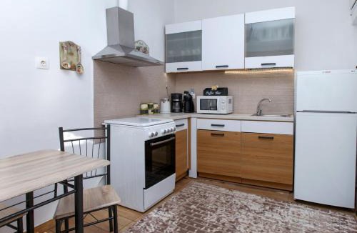 Elliniko-Argyroupoli Apartment | Green Dome Escape