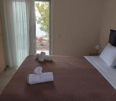 Loutraki-Agioi Theodoroi Apartment | Aegean View Villa