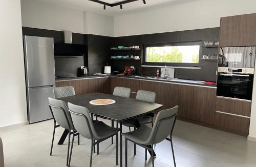 Ishem Villa | Villa 7 SanPietro