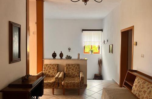 Gjirokaster Villa | Thimjos & Ritas Guesthouse