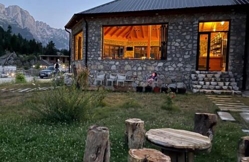Valbone Villa | CNTR PARK VALBONa