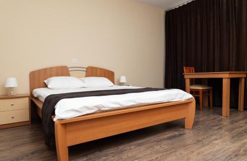 Kolovicë Hotel | Hotel Luxor