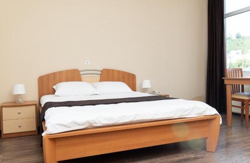 Kolovicë Hotel | Hotel Luxor