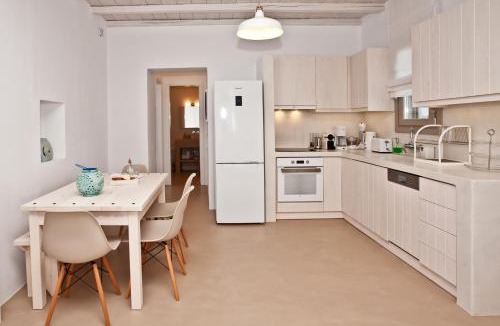 Tinos House | White Tinos Luxury Suites