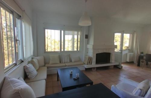 Oropos House | Little Villa