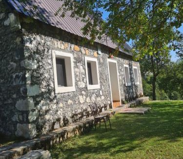 Theth House | Guest House Emanueli