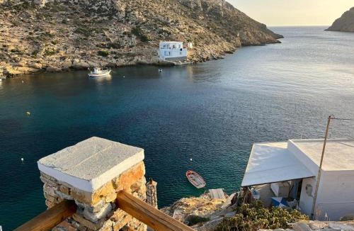Herronisos House | Psarona Hospitality