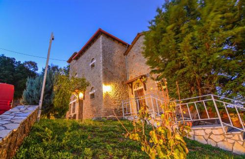 Synikia Mesi Trikalon House | Trikalon Muses Art Suites