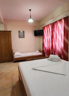 Piqeras House | Villa Bianca1