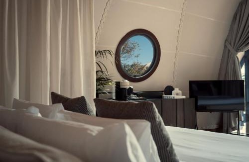 Vari-Voula-Vouliagmeni Hotel | 91 Athens Riviera, The Resort