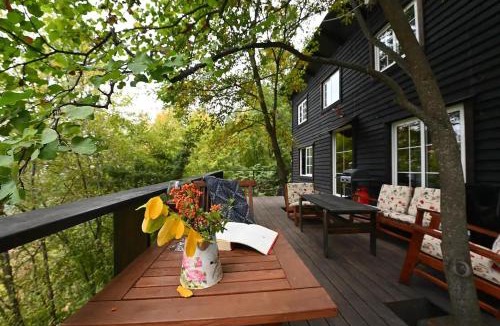 Berzhite Villa | Spacious cottage with great views