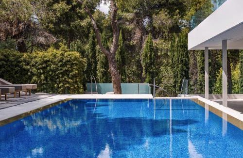 Ekali Hotel | Life Gallery Athens