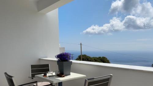 Kato Aprovatou Apartment | Aegean Mirror, Andros