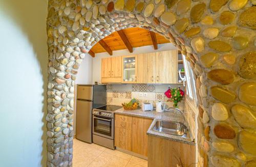 Agios Gordios Apartment | Elena's Seaside Apartments & Studios