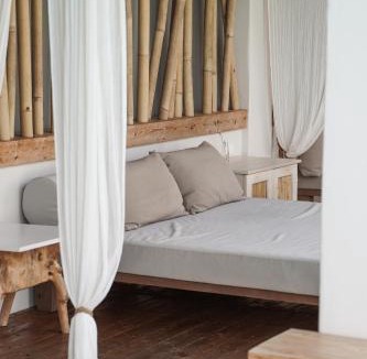 Nikiana Hotel | Crystal Waters