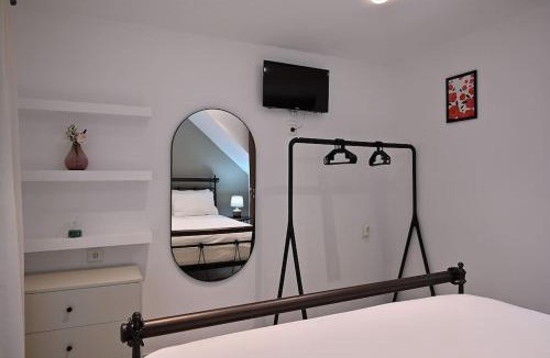Palaio Faliro Apartment | Seabreeze apartment in Palaio Faliro/Netflix
