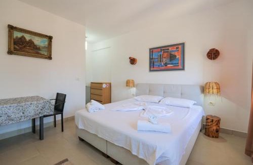 Ksamil Apartment | Garden Villa Lake Side & Glamping