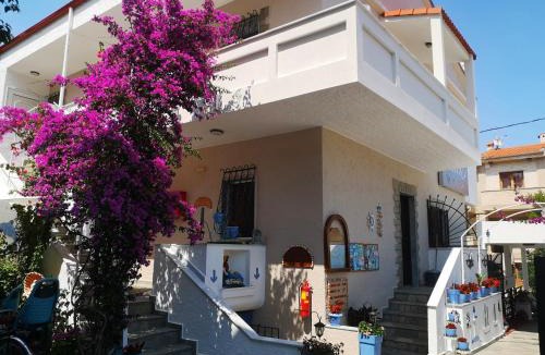 Nea Potidaia Apartment | Haus Niko Apartments and Suites