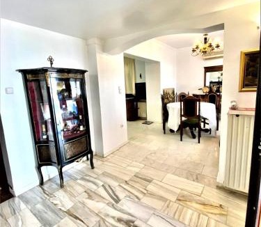 Vouliagmeni Villa | Villa Hermes
