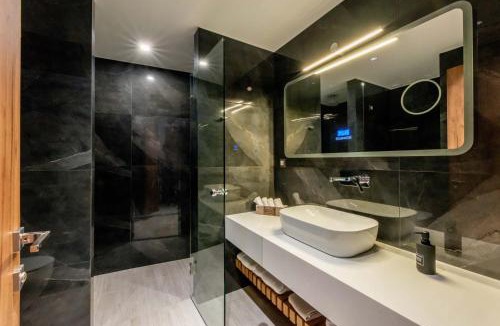 Kato Galatas Villa | Lusol Seafront Villas - "Free" Heated Pools, 100m Sea