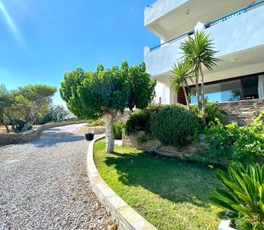 Karystos House | Svolis Beachhouse - Villa Set in a Beautiful Bay