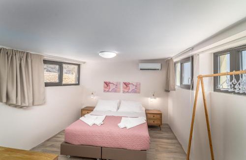 Lygia Villa | Villa Teachers Rock