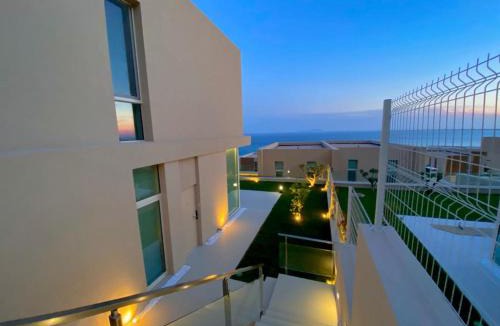 Jala Villa | Pacific 2 Bedroom Villa Palase