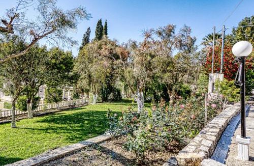 Agios Georgios Pagon Apartment | Villa Danai