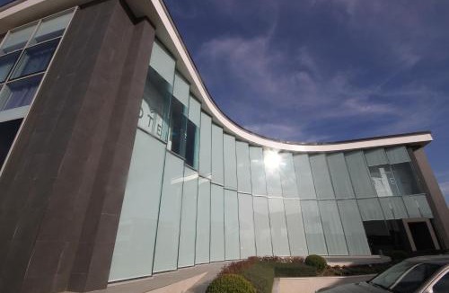 Mbrostar-Urë Hotel | Albes Hotel