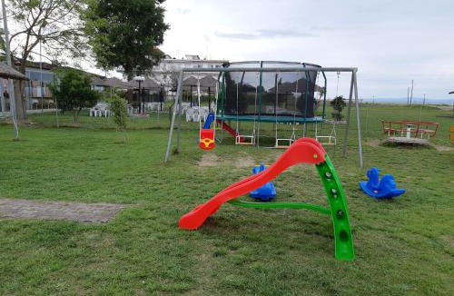 Korinos Hotel | Lidra