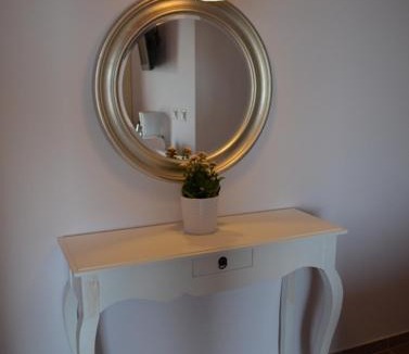 Frourion House | Romanza Studios