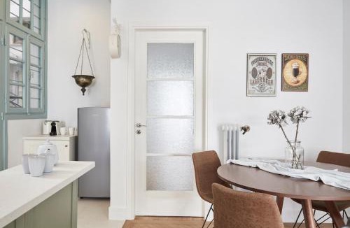 Mousio Apartment | Luxury n Chic Athens Museum Apt