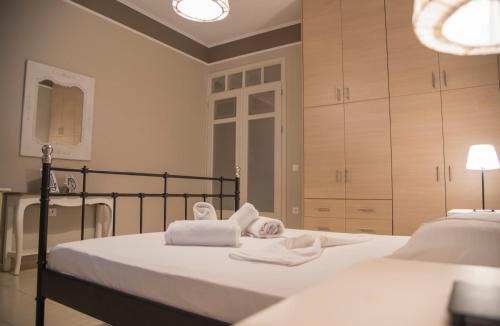 Loutsa Apartment | Aperanto House Paralia Loutsas
