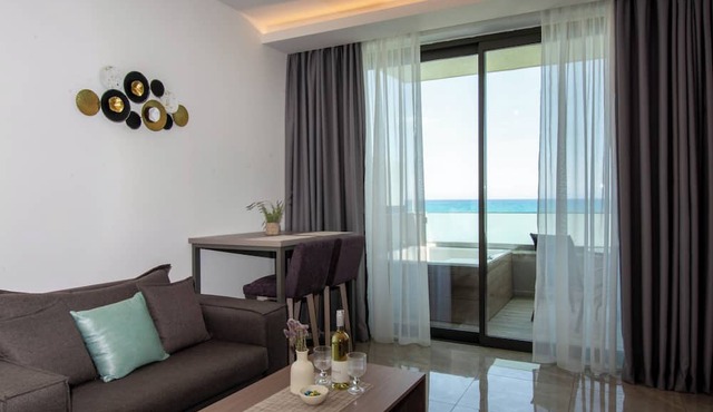 Ebenus Suites by Checkin in Hersonissos