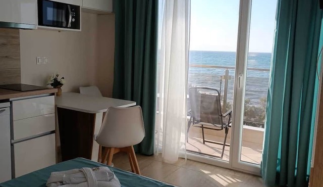 Navarino Luxe Suites with Sea View in Thermaikos