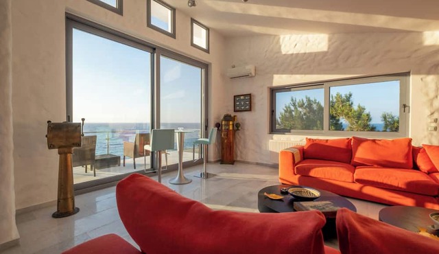 Icarus Luxury Beachfront Villa