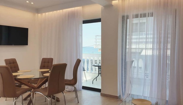 Eantos Studios and Suites