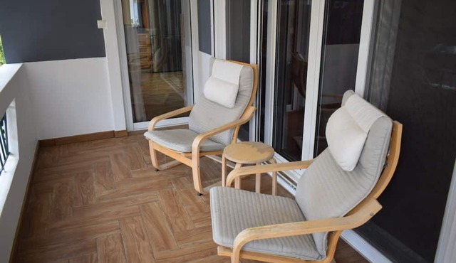 MTC-Jasmine's House - Two Bedroom Apartment, Sleeps 6