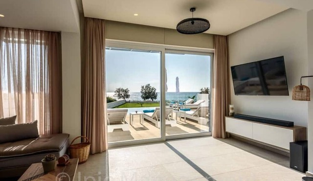 Villa Pelagia Seafront Villa Pelagia Superb New Listing2021