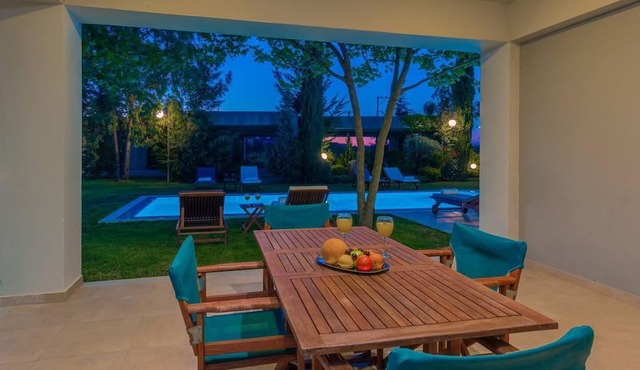 Villa Verano - Spacious 5-bdr & 5-bth Villa