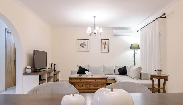 Diogenis House