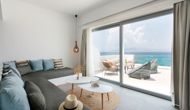 Seanfinity Beachfront Suites in Naxos